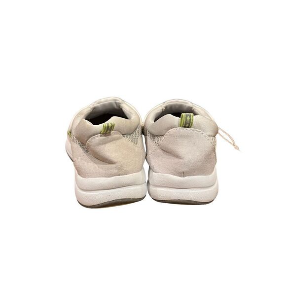 3 for $30! Easy street sport light grey slip on shoes - Picture 6 of 9